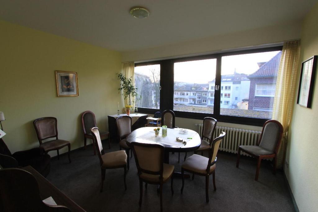 Center Hotel 居特斯洛 外观 照片