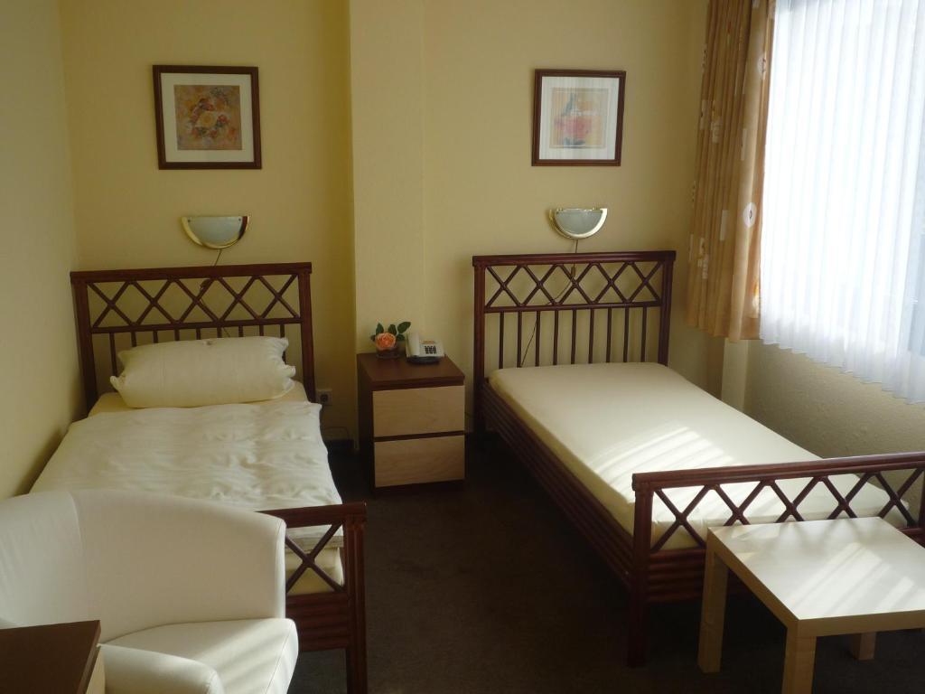 Center Hotel 居特斯洛 外观 照片